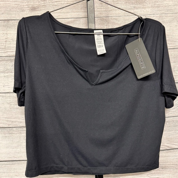 Alphalete Tops - Alphalete Crop Top